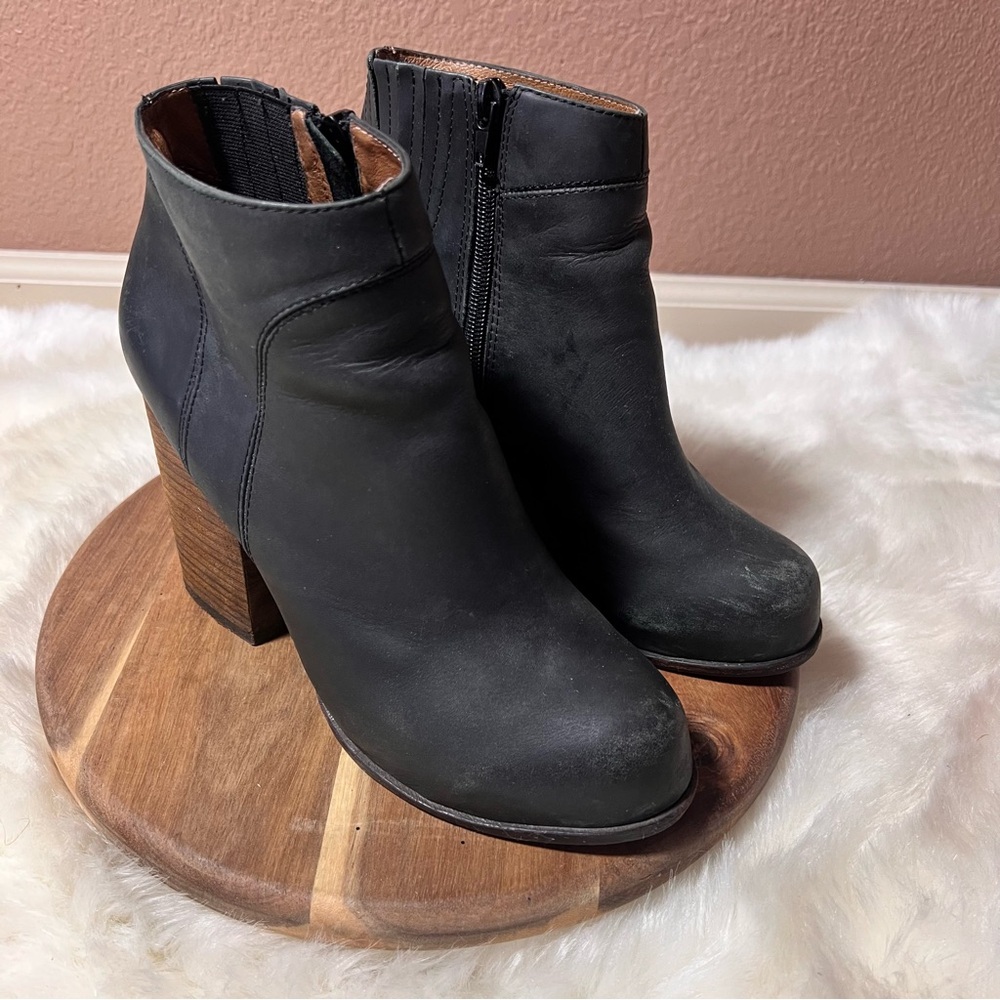 Jeffrey Campbell Black Ankle Distressed Leather Booties with Chunky Heel Size 8